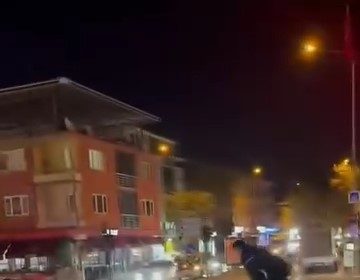 yaya-gecidinden-karsiya-birdirbir-oynayarak-gectiler