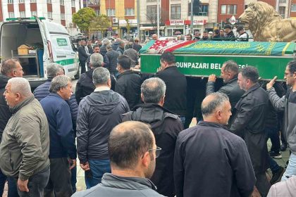 13-yasindaki-oyku-son-yolculuguna-ugurlandi