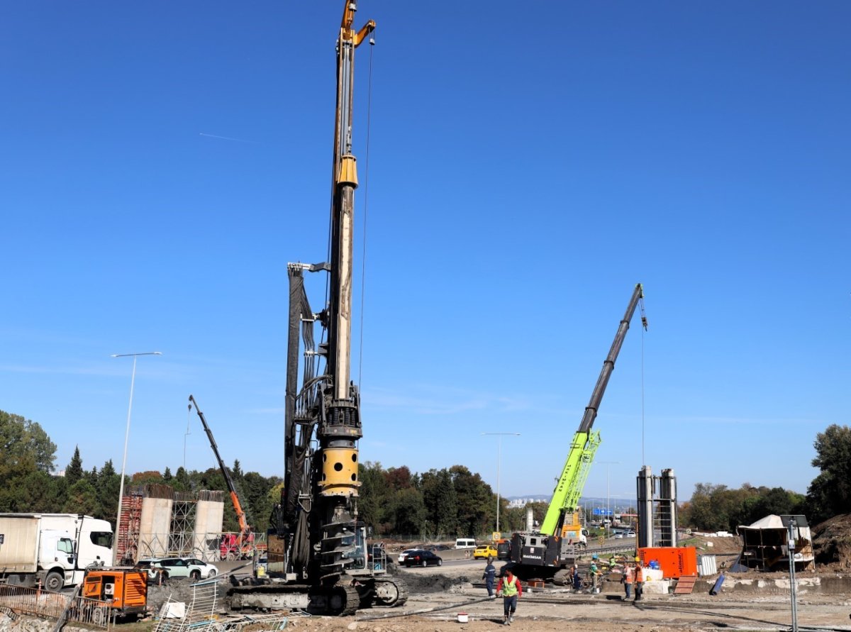 2-milyar-tl-maliyetli-projede-fore-kaziklar-cakiliyor