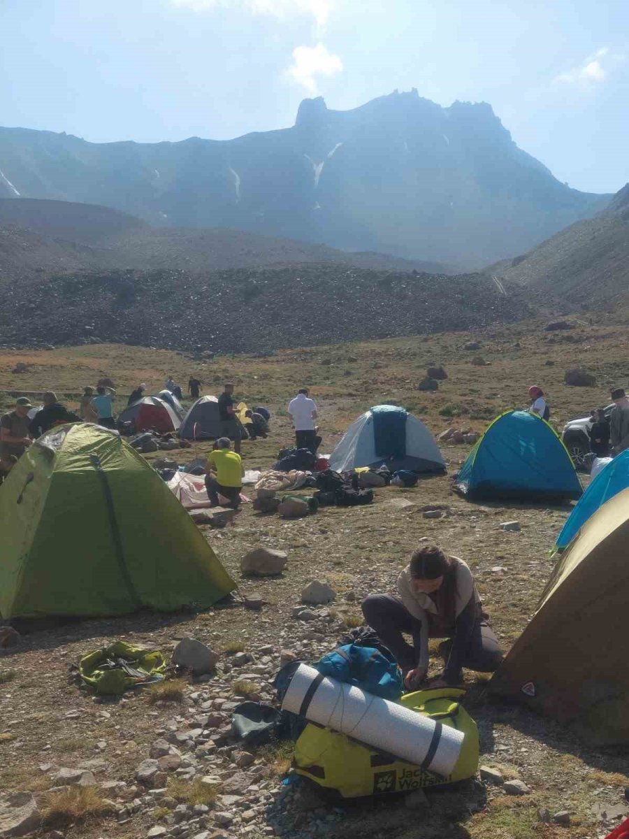 29-ekim-erciyes-dagi-cumhuriyet-tirmanisina-84-dagci-katilacak