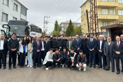 400-genc-gonullu-tarihi-camide-din-gonulluleriyle-bulustu