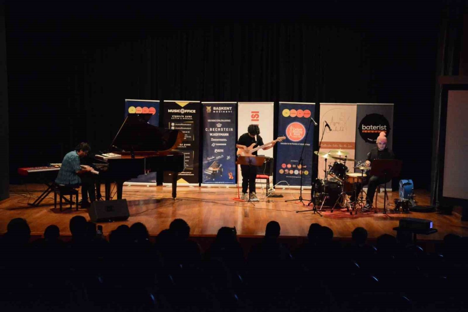 5-uluslararasi-piyano-gunleri-evrim-demirel-trio-caz-aksami-dinleyicilerle-bulustu