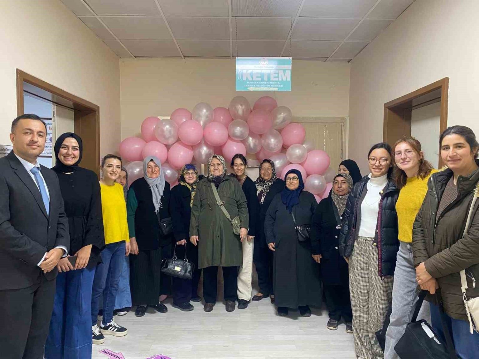 afyonkarahisarda-meme-kanseri-farkindalik-ayi-etkinlikleri-suruyor