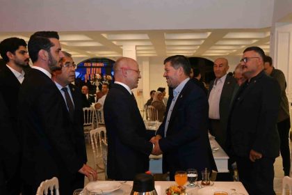 ak-parti-teskilati-muhtarlarla-bir-araya-geldi