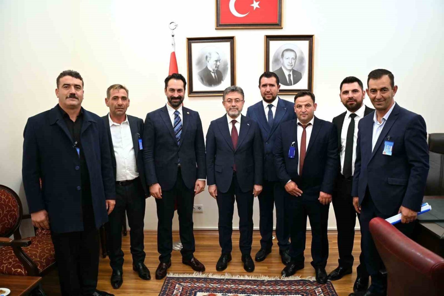 ak-partili-arinc-muhtarlari-bakan-yumakli-ile-bulusturdu