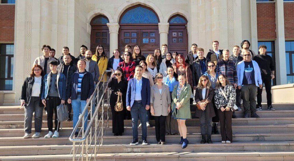 altintasta-mezar-stelleri-konulu-etkinlik