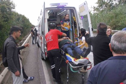 antalyada-4-aracli-zincirleme-kaza-2-alman-turist-yaralandi