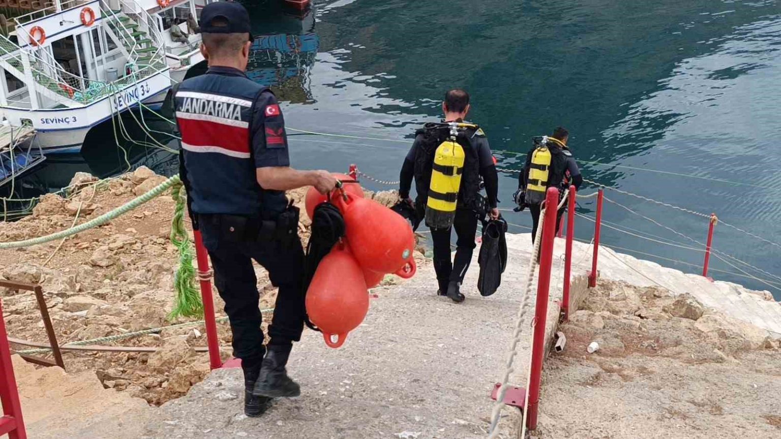 antalyada-irlandali-turist-yuzmek-icin-girdigi-baraj-golunde-kayboldu