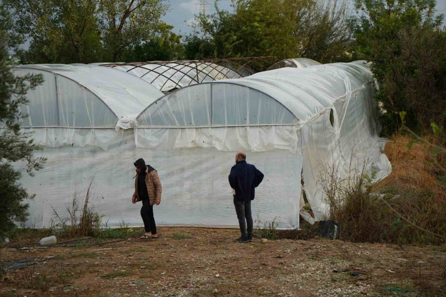 antalyada-saganak-seralari-da-vurdu