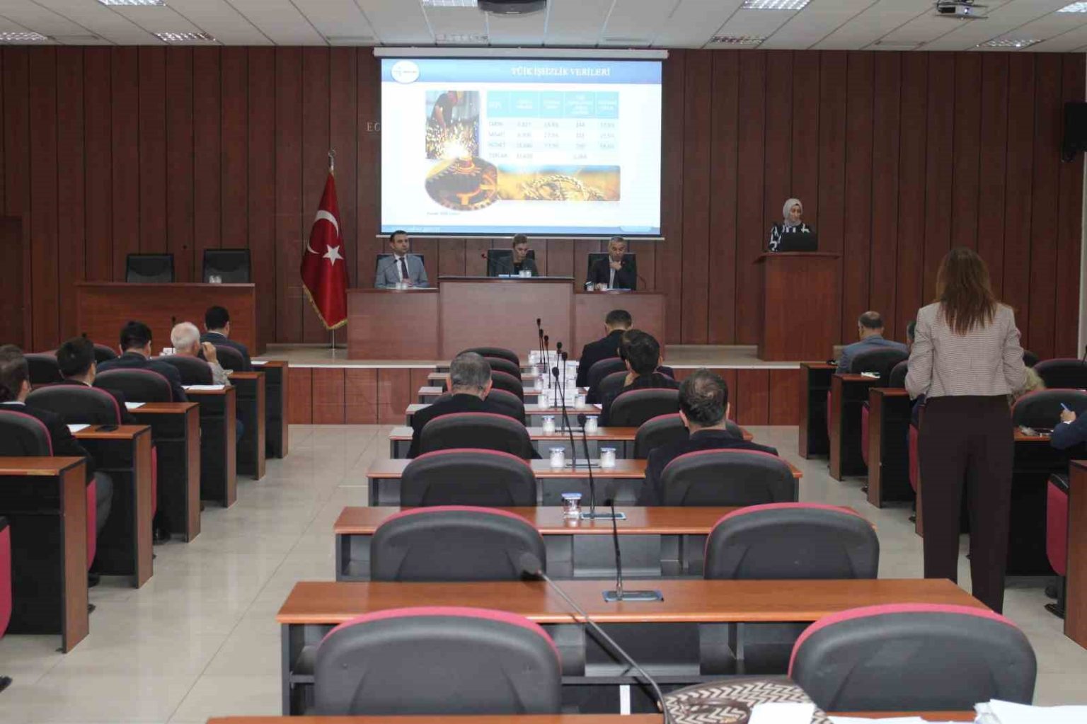 aydinin-kayitli-isgucu-sayisi-belli-oldu