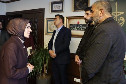 bakan-goktas-rojinin-babasi-nizamettin-bey-ile-bakanligimizda-bir-araya-gelerek-acilarini-paylastik