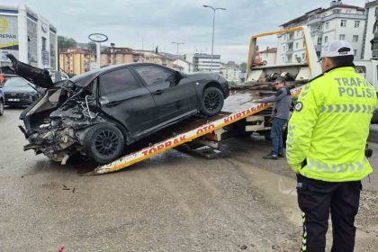 bartinda-feci-kaza-1-olu-2-yarali