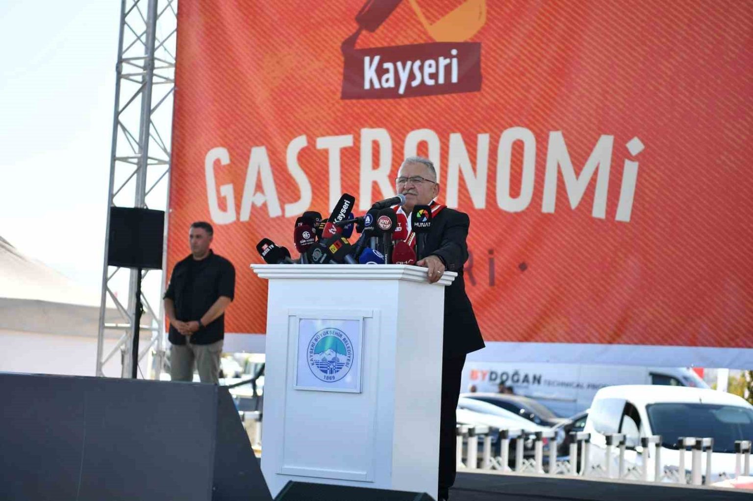 baskan-buyukkilictan-davet-kayseride-gastronomi-zamani