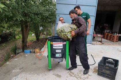 buyuksehirin-ceviz-soyma-makineleri-ureticilerin-hizmetinde