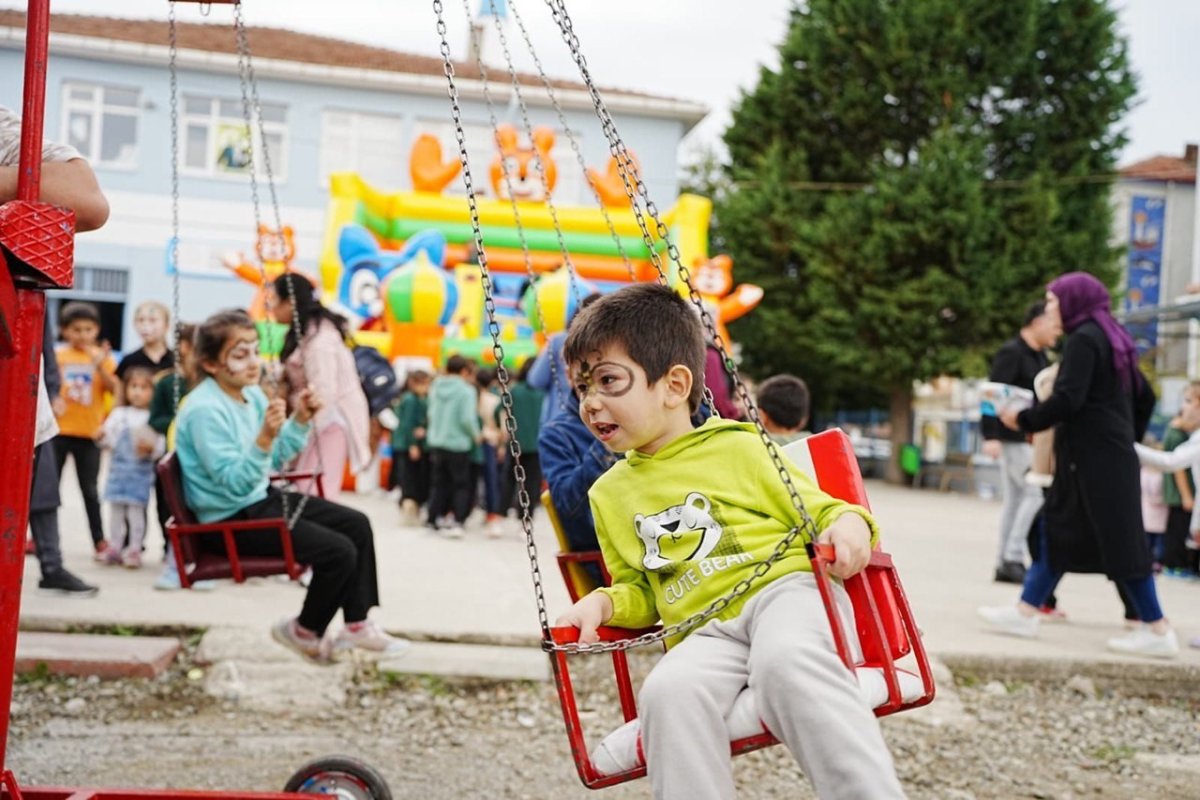 cocuklar-oyuna-aileler-saglik-taramasina