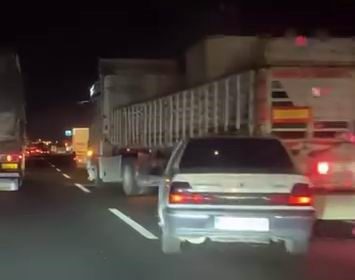 diyarbakirda-otomobil-tirin-altina-girdi-1-yarali