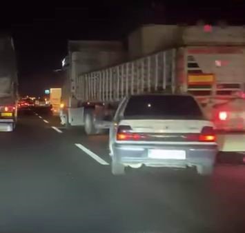 diyarbakirda-otomobil-tirin-altina-girdi-1-yarali