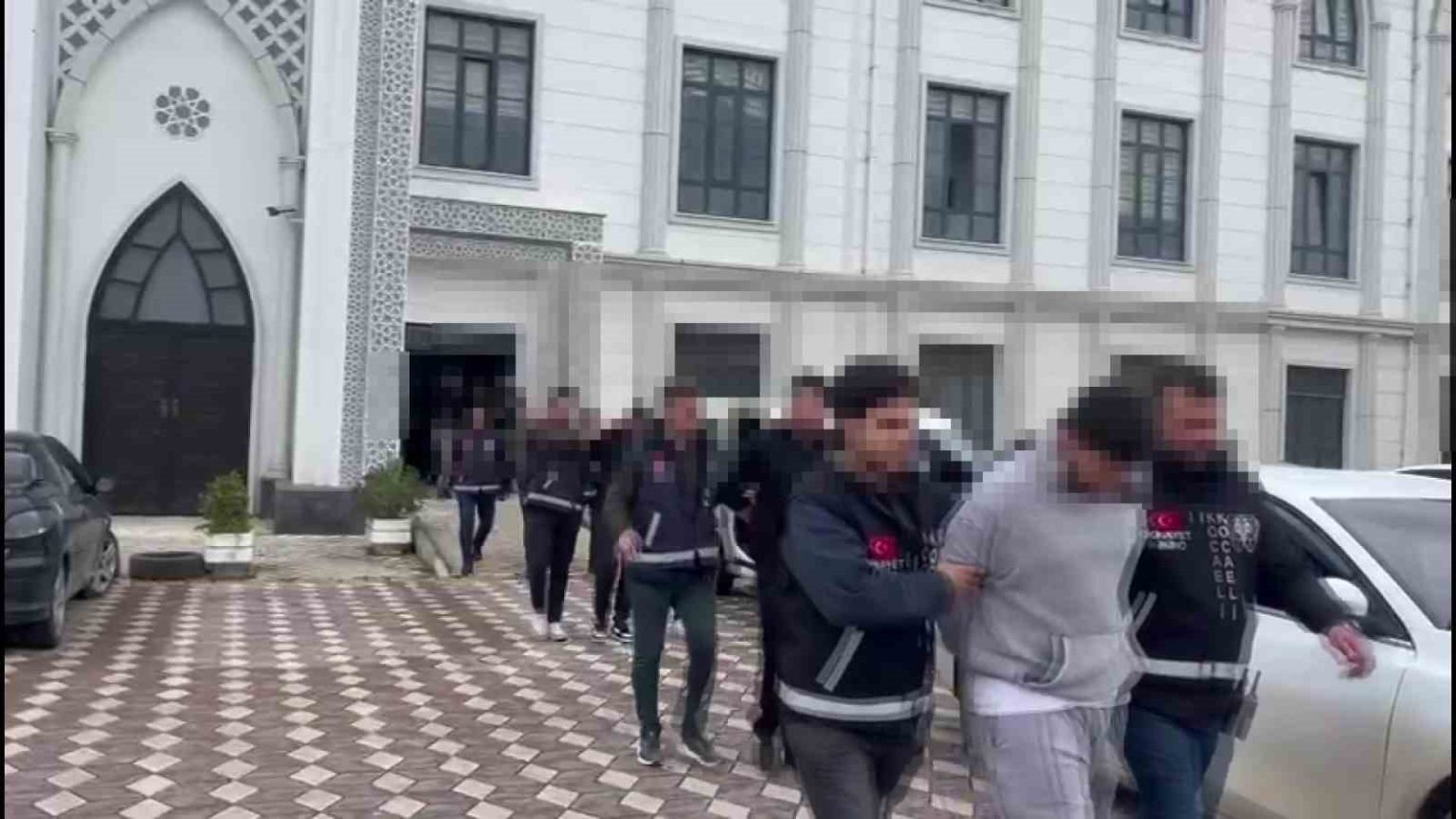 eglence-mekanindaki-silahli-kavgayla-ilgili-3-tutuklama