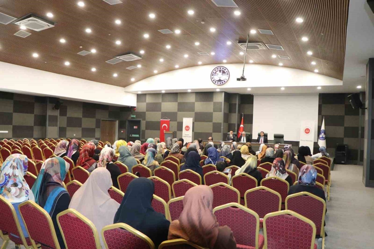 elazigda-kuran-kursu-ogreticileri-bir-araya-geldi