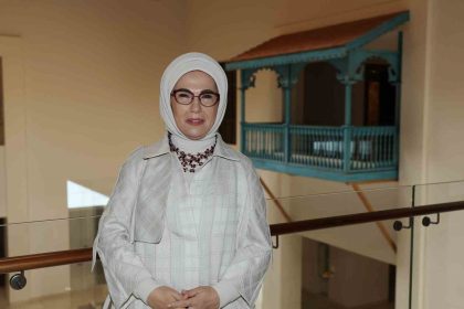emine-erdogan-ummandaki-ulusal-muzeyi-ziyaret-etti