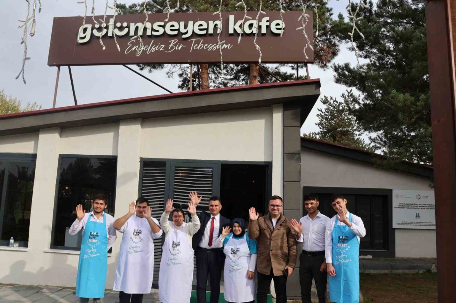 erzurumda-gulumseyen-kafe-ozel-bireylerin-uretim-merkezi-oldu