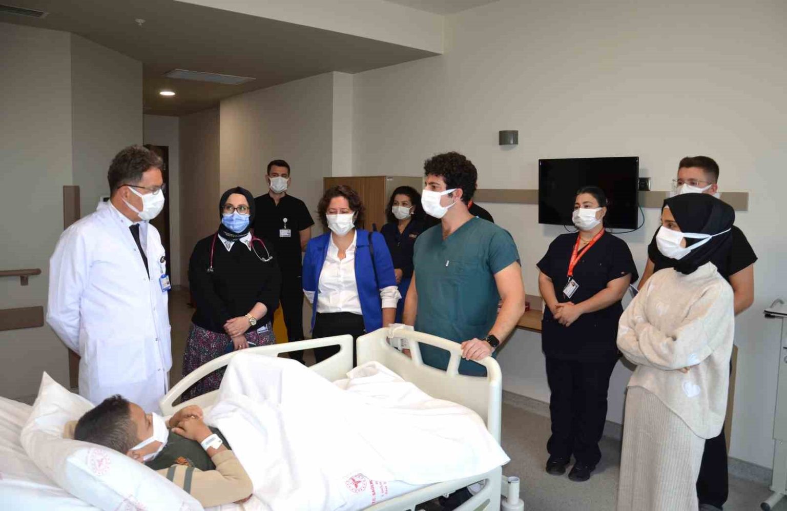 fedakar-babadan-ogluna-en-anlamli-hediye-9-yasindaki-ogluna-bobregini-verdi