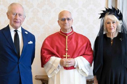 ingiltere-krali-ile-papa-491-yil-sonra-ilk-kez-birlikte-dua-etti