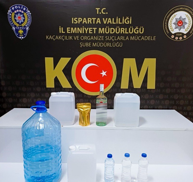 ispartada-54-litre-kacak-ve-el-yapimi-alkol-ele-gecirildi