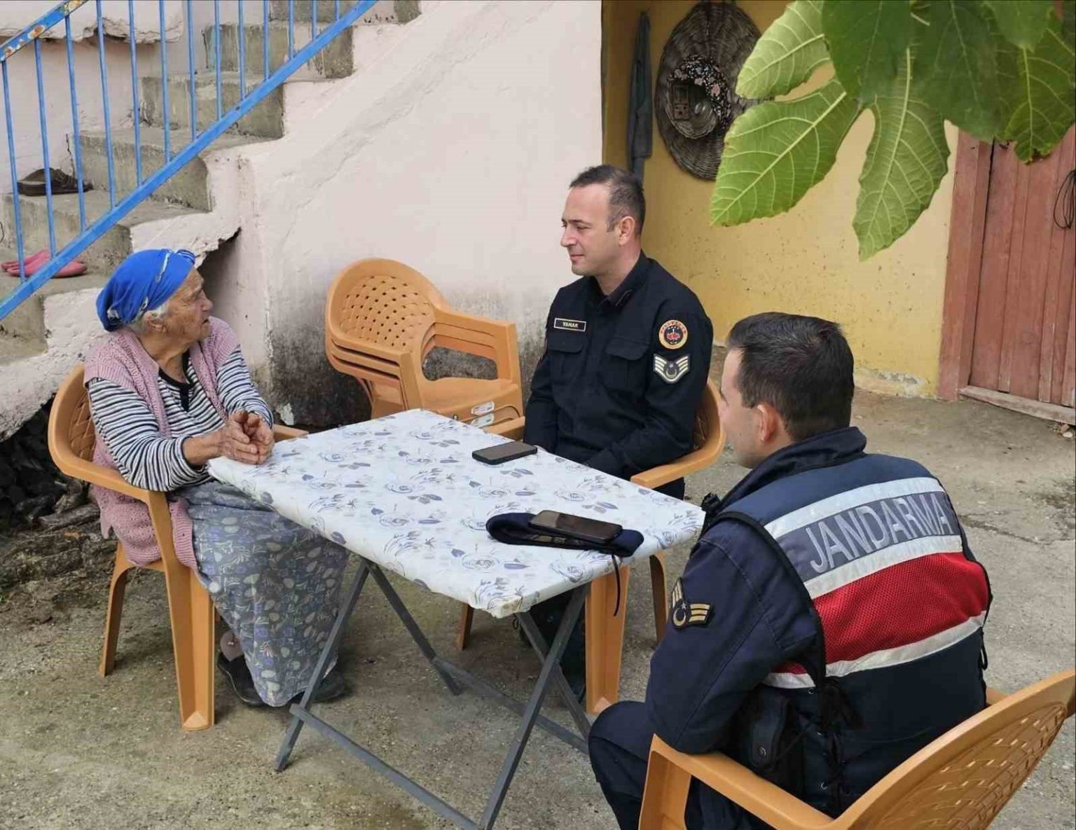 jandarmadan-sehit-annesine-vefa