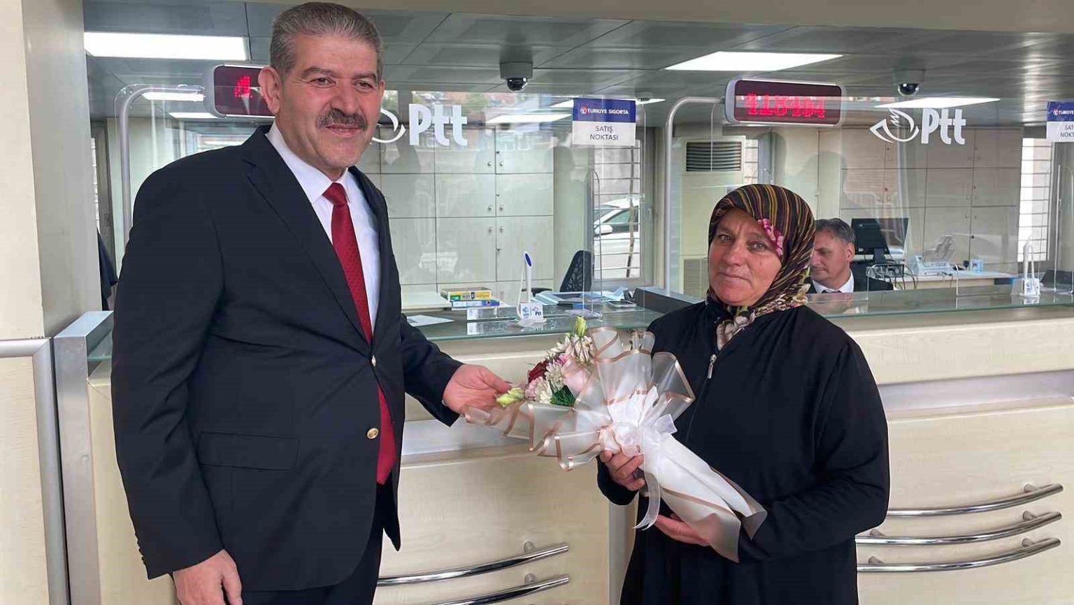 karamanda-pttden-185inci-musteriye-kurulus-yil-donumu-hediyesi