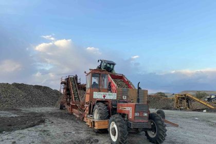 karsta-seker-pancari-hasadinda-yogun-mesai-ciftciler-zamanla-yarisiyor