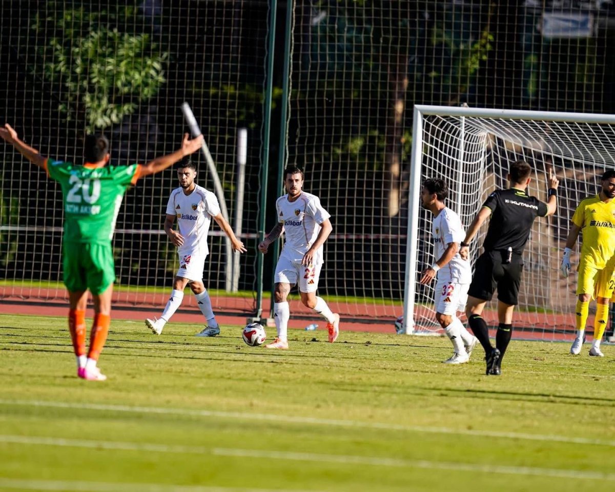 kayserisporda-savunma-ve-hucum-islemiyor