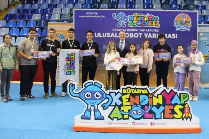 kutahyada-ulusal-robot-yarismasinda-dereceye-giren-ogrenciler-odullerini-aldi