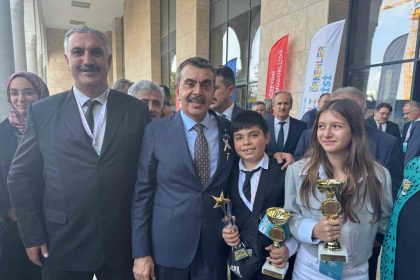 mus-mevlana-imam-hatip-ortaokulundan-turkiye-birinciligi