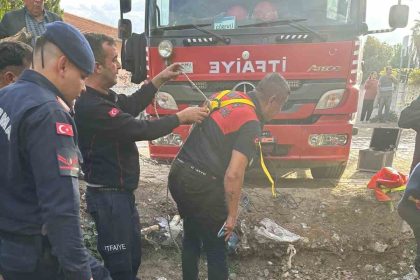 nar-toplamak-isterken-canindan-oluyordu-kuyuya-dusen-cocuk-kurtarildi