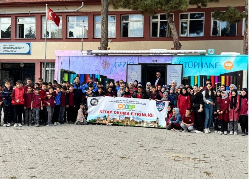 nigde-emniyetinden-ogrencilere-kitap-okuma-etkinligi