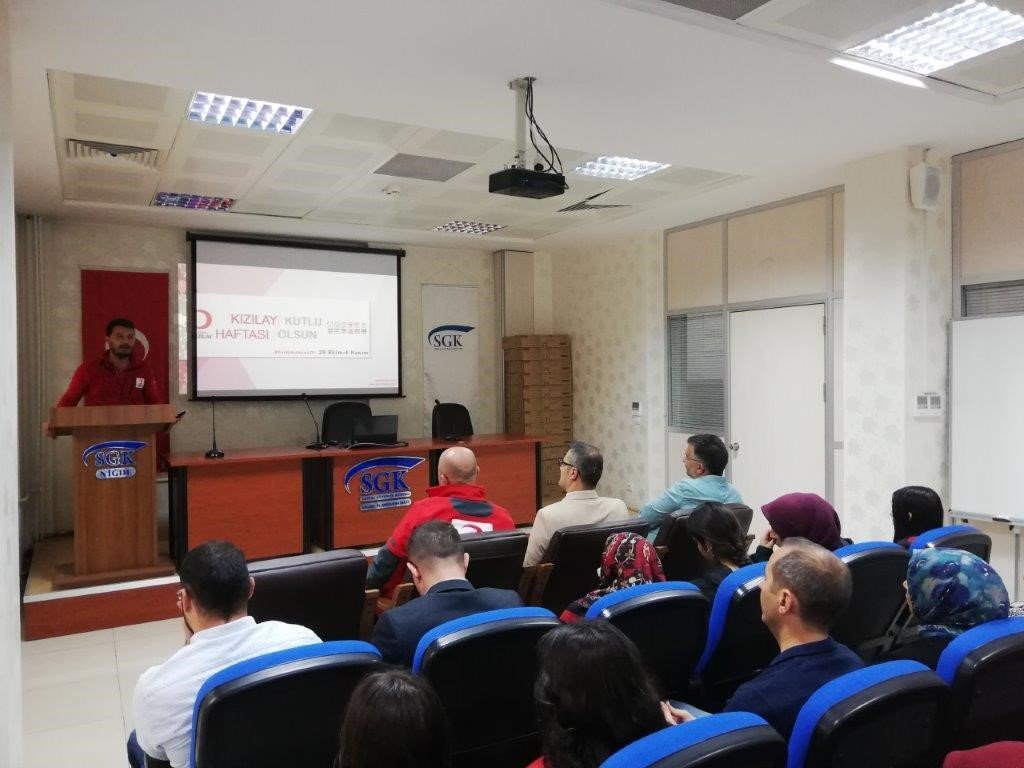 nigde-sgkda-kizilay-haftasi-icin-bilgilendirme-semineri-duzenlendi