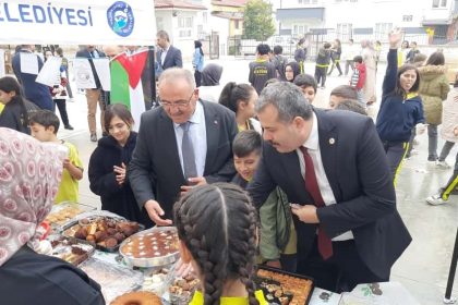 ogrencilerden-filistine-destek