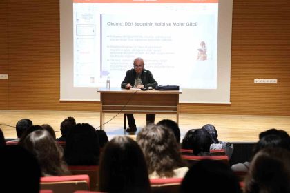 prof-dr-tosun-dil-ogrenirken-konusun-film-izleyin