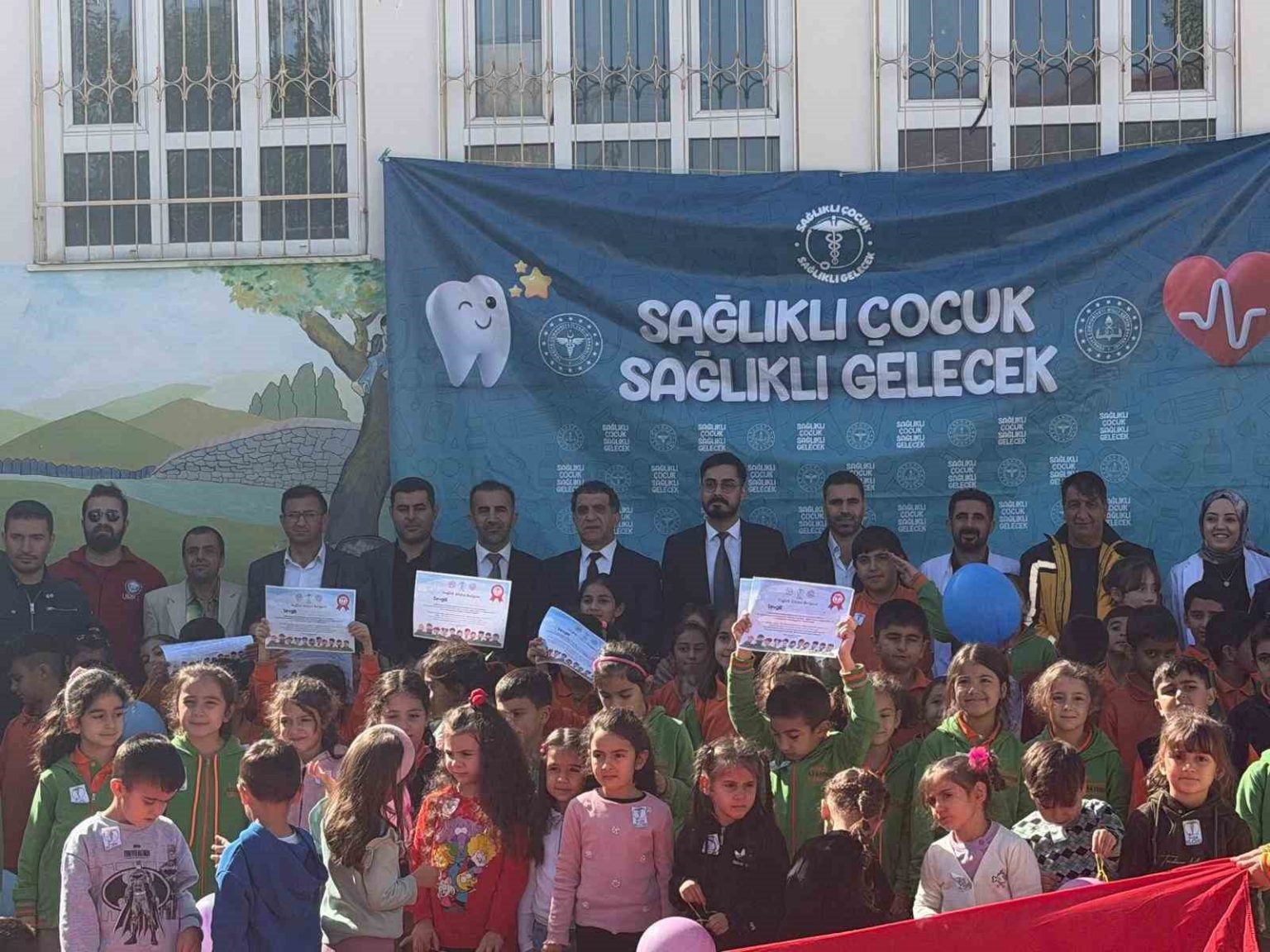 saglikli-cocuk-saglikli-gelecek-programi-renkli-goruntuler-olusturdu