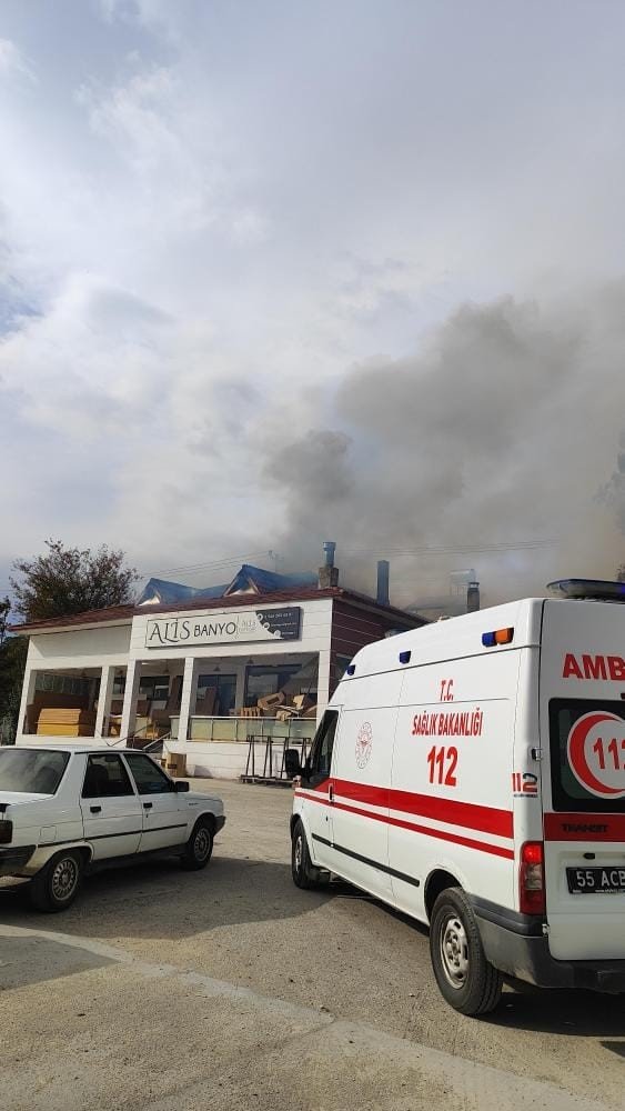 samsunda-mobilya-dukkaninda-yangin