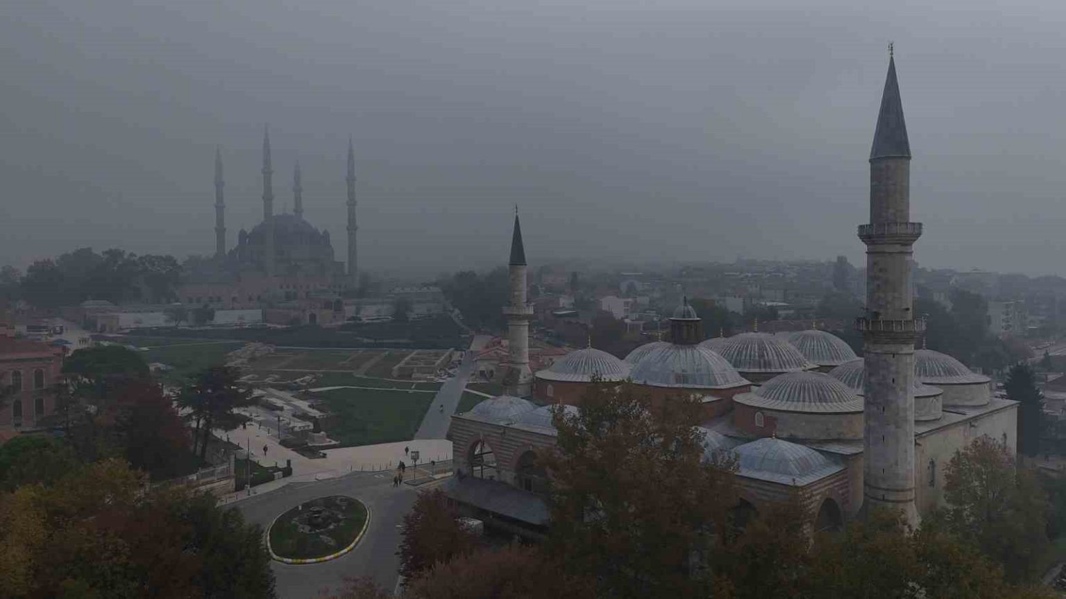 selimiye-camisi-sis-bulutlari-arasinda-kayboldu