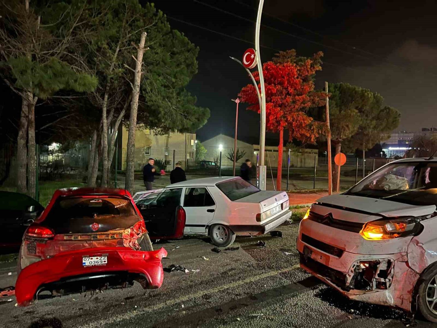 tekirdagda-zincirleme-trafik-kazasi-3-yarali