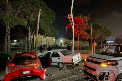 tekirdagda-zincirleme-trafik-kazasi-3-yarali