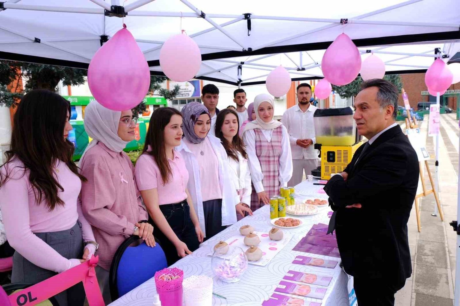 togude-meme-kanseri-farkindaligina-pembe-dokunus