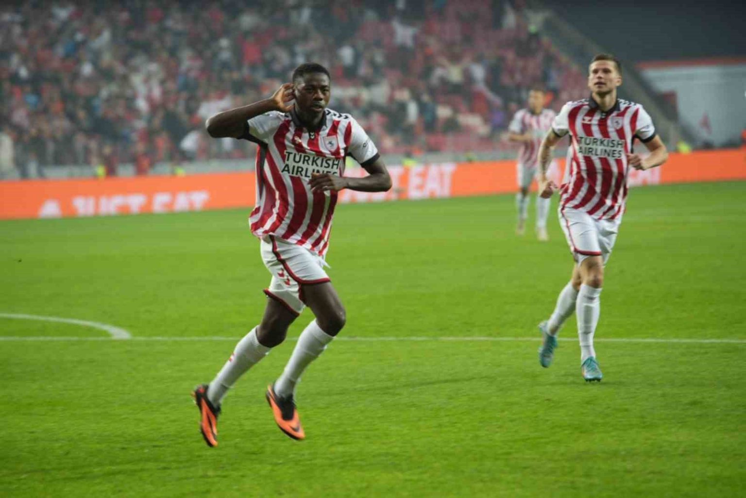 uefa-konferans-ligi-samsunspor-1-dinamo-kiev-0-mac-devam-ediyor