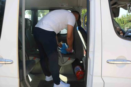 ukome-ekipleri-servis-araclarini-inceliyor