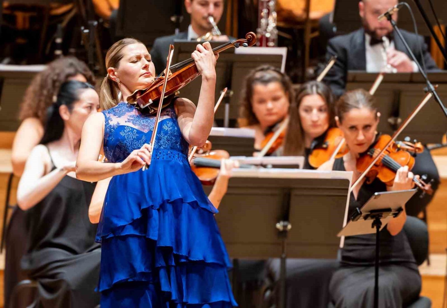 175-yillik-kemanla-buyuleyen-performans