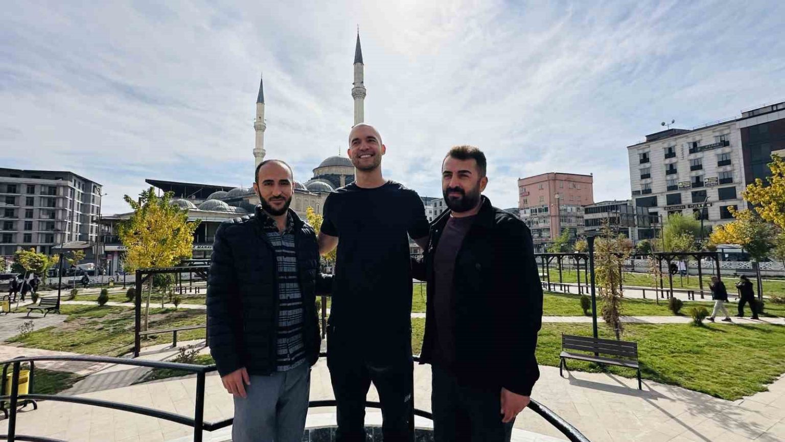 35-ulke-gezen-amerikali-yuksekovaya-ulasti