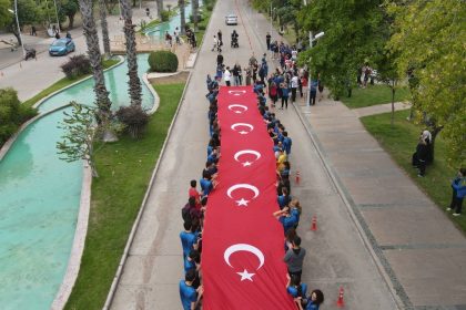 akdeniz-universitesi-cumhuriyet-icin-kostu